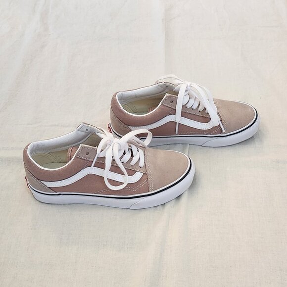 Like New - Vans Old Skool Shoe  - Size 5.5 - Picture 6 of 15